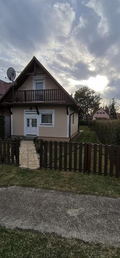 Kotnyek Nyaralo Villa Balatonkeresztur Exterior photo